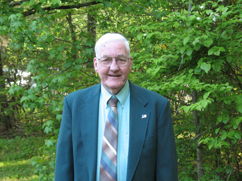lewis grooms